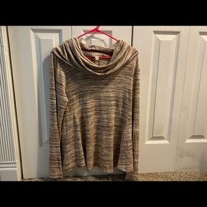 Cupio  light weight cowl neck sweater